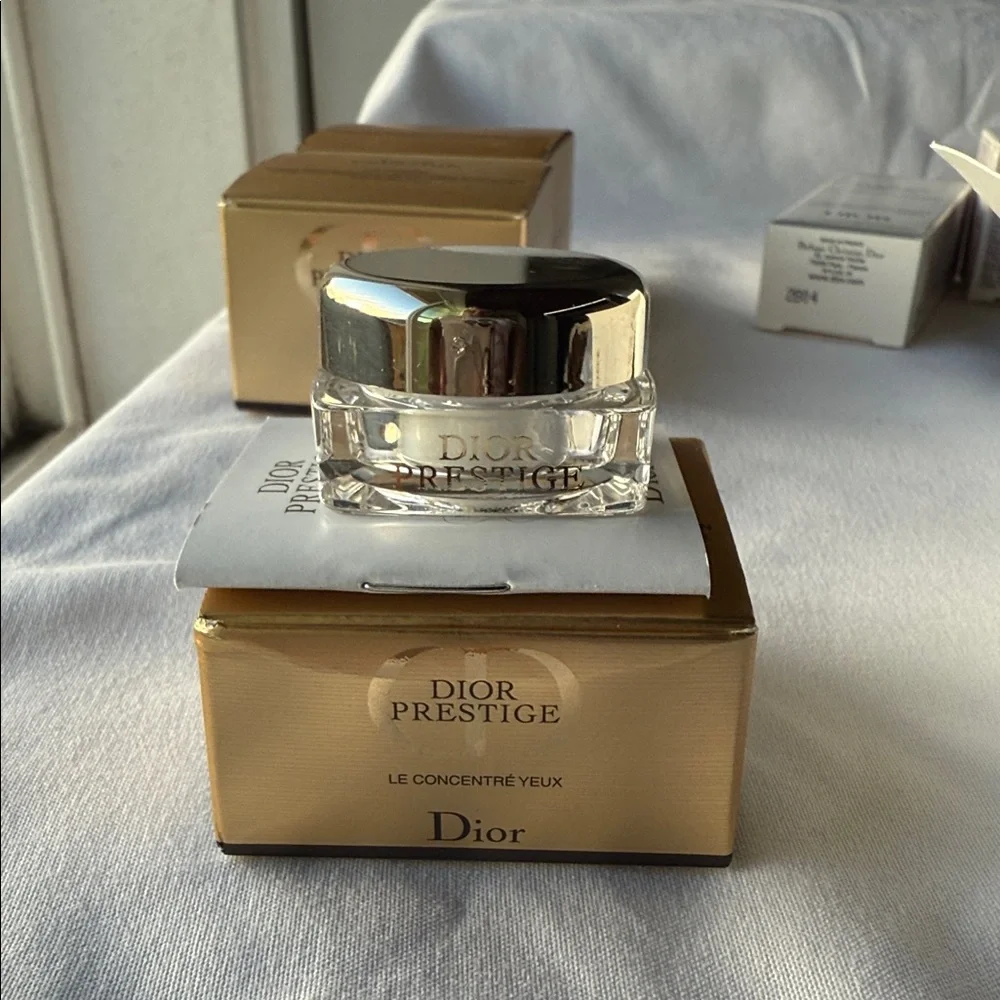 Dior Prestige and Capture Skincare Set in Gold and White - Picture 7 of 10